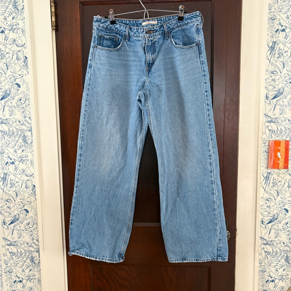 Women’s Levi’s low and loose